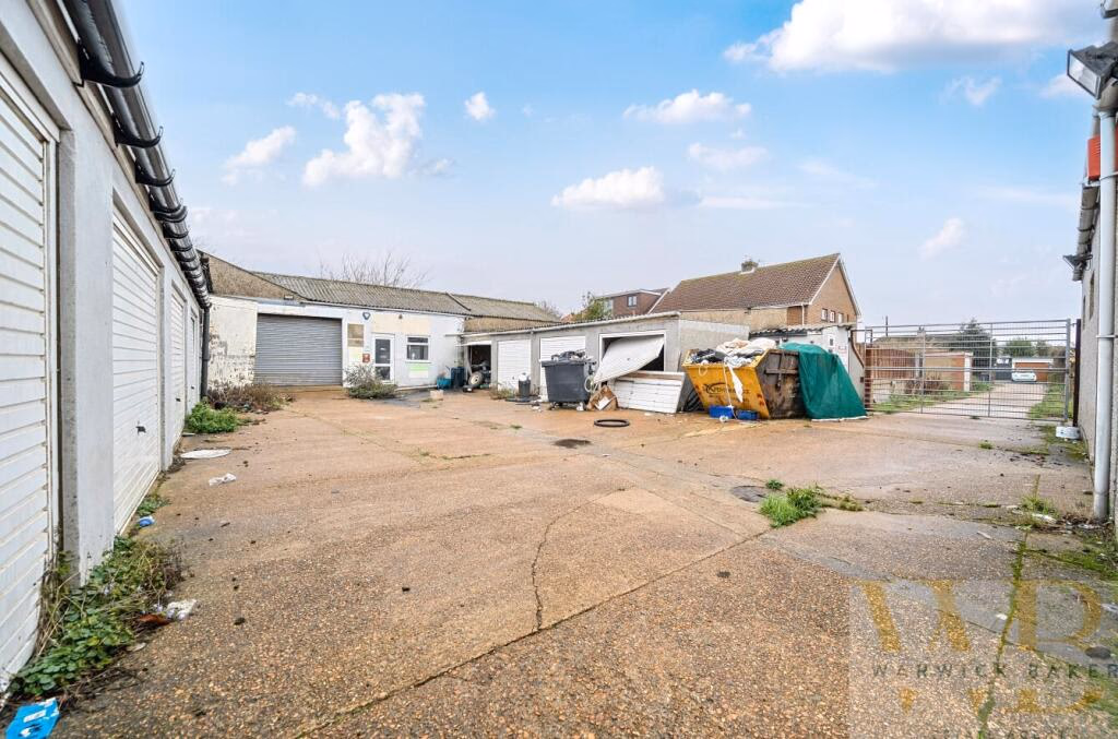 Land for sale - Image 1