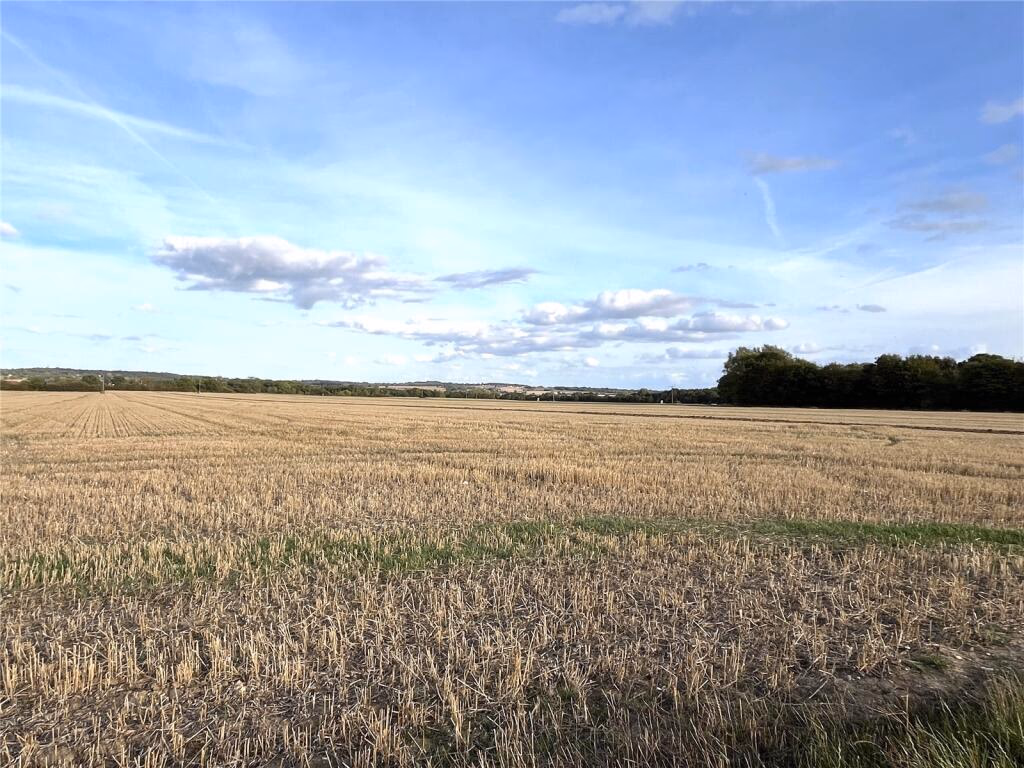 Land for sale - Image 1