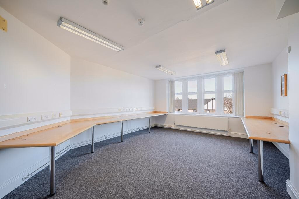 Land for sale - Image 2