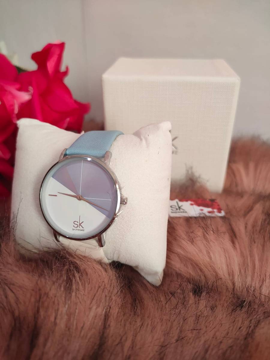 montre femme originale
