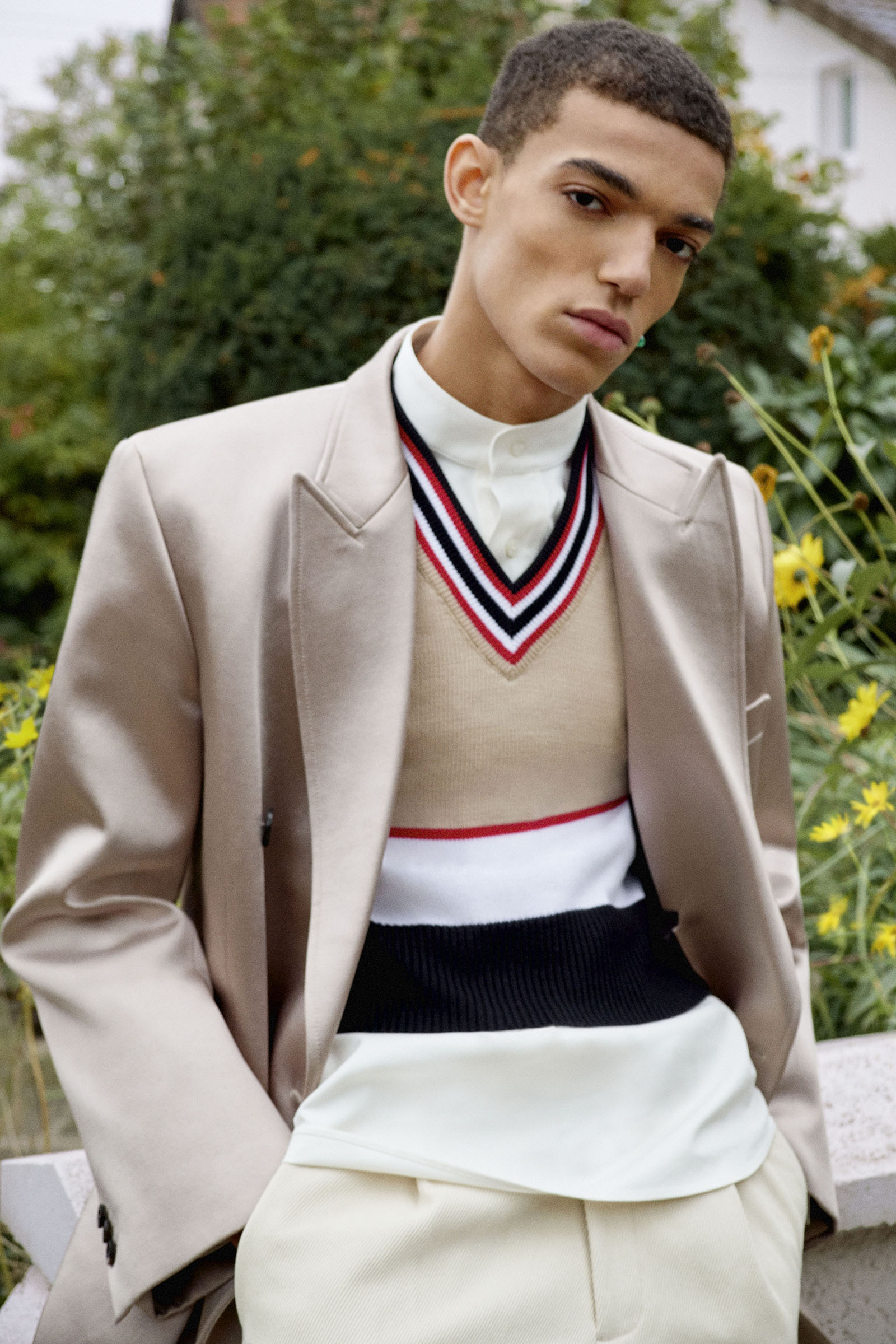 Tailwind CSS Carousel component