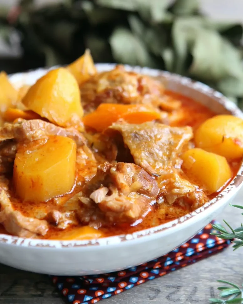 Sauté de veau à la provençale, pommes de terre, plat du jour à L’Instant Présent Mulhouse