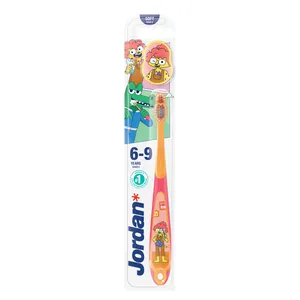 Minkštas vaikiškas dantų šepetėlis JORDAN STEP (6 - 9 metai), 1 vnt.