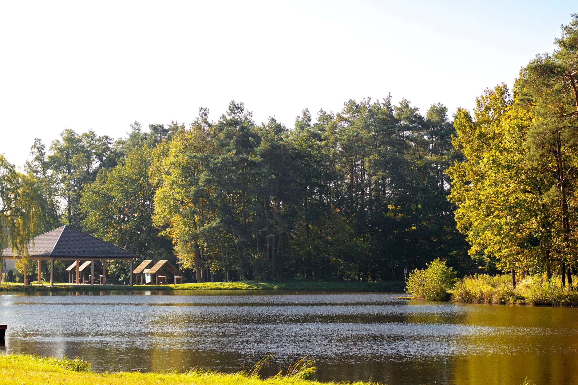 Jezioro z plażą — kąpielisko i rekreacja