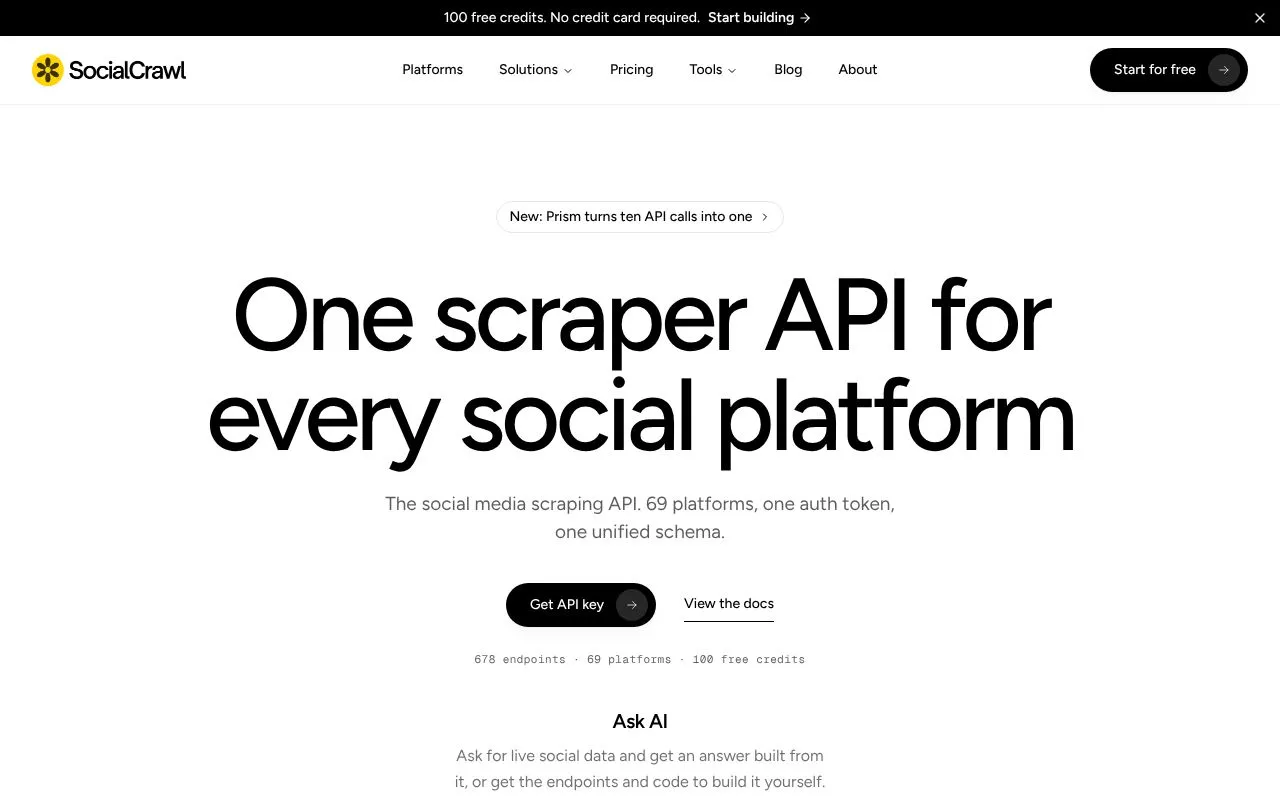 SocialCrawl homepage screenshot