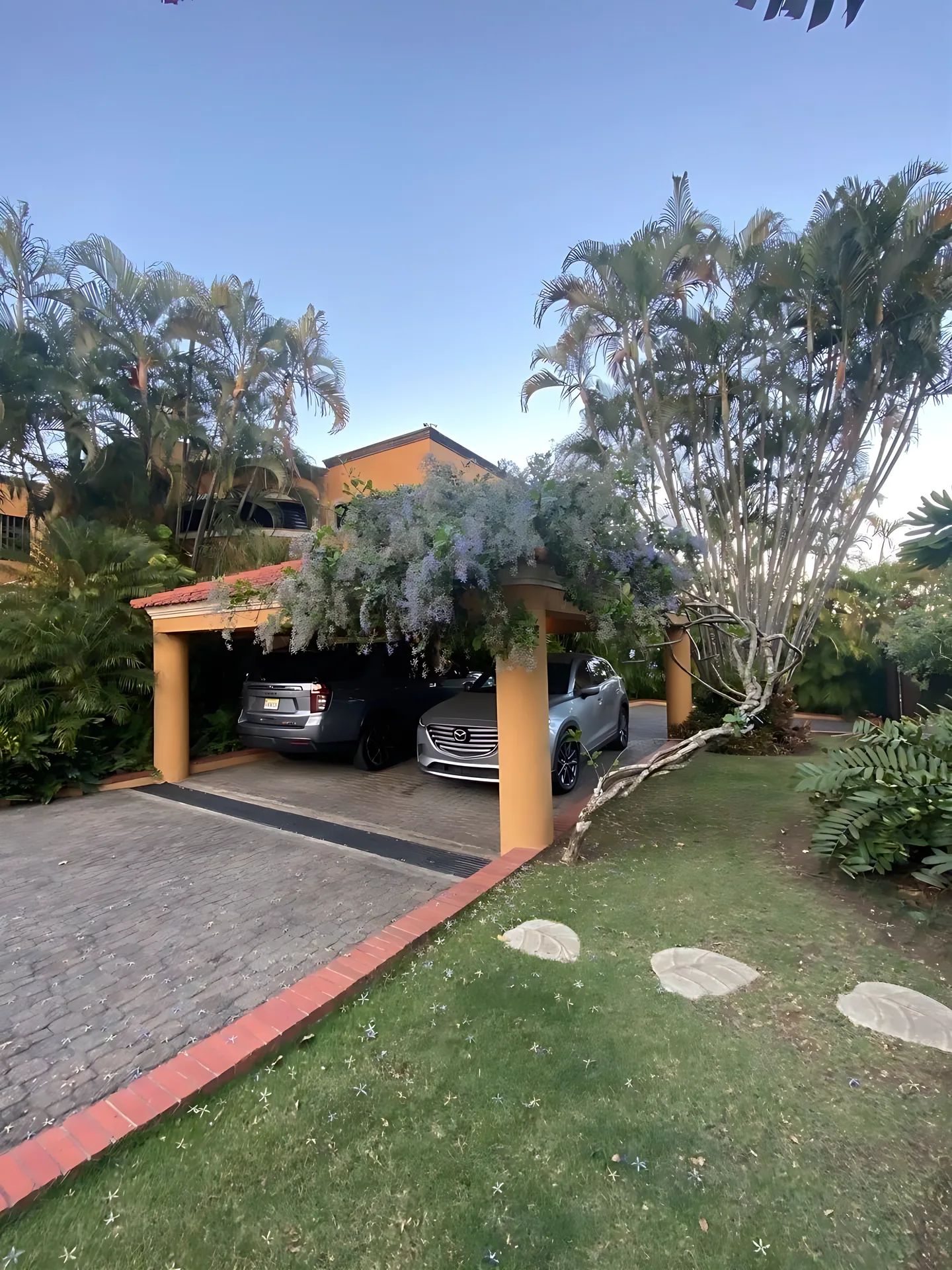 Preciosa cómoda y relajante casa en venta ! Ideal para familias numerosas !
