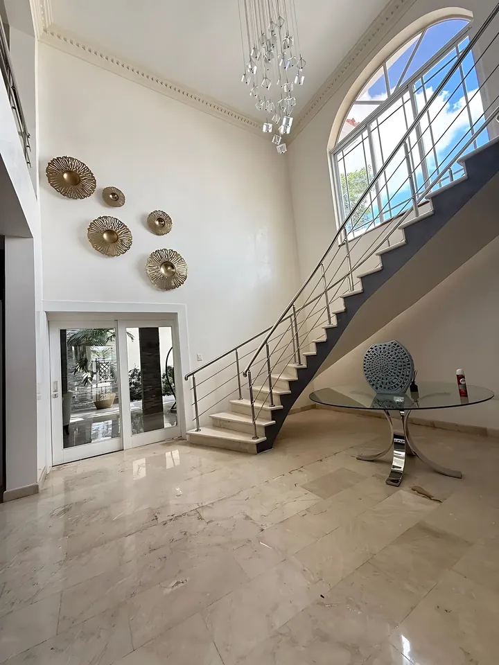 Casa en alquiler o venta . Completamente amueblada En Isabel Villas