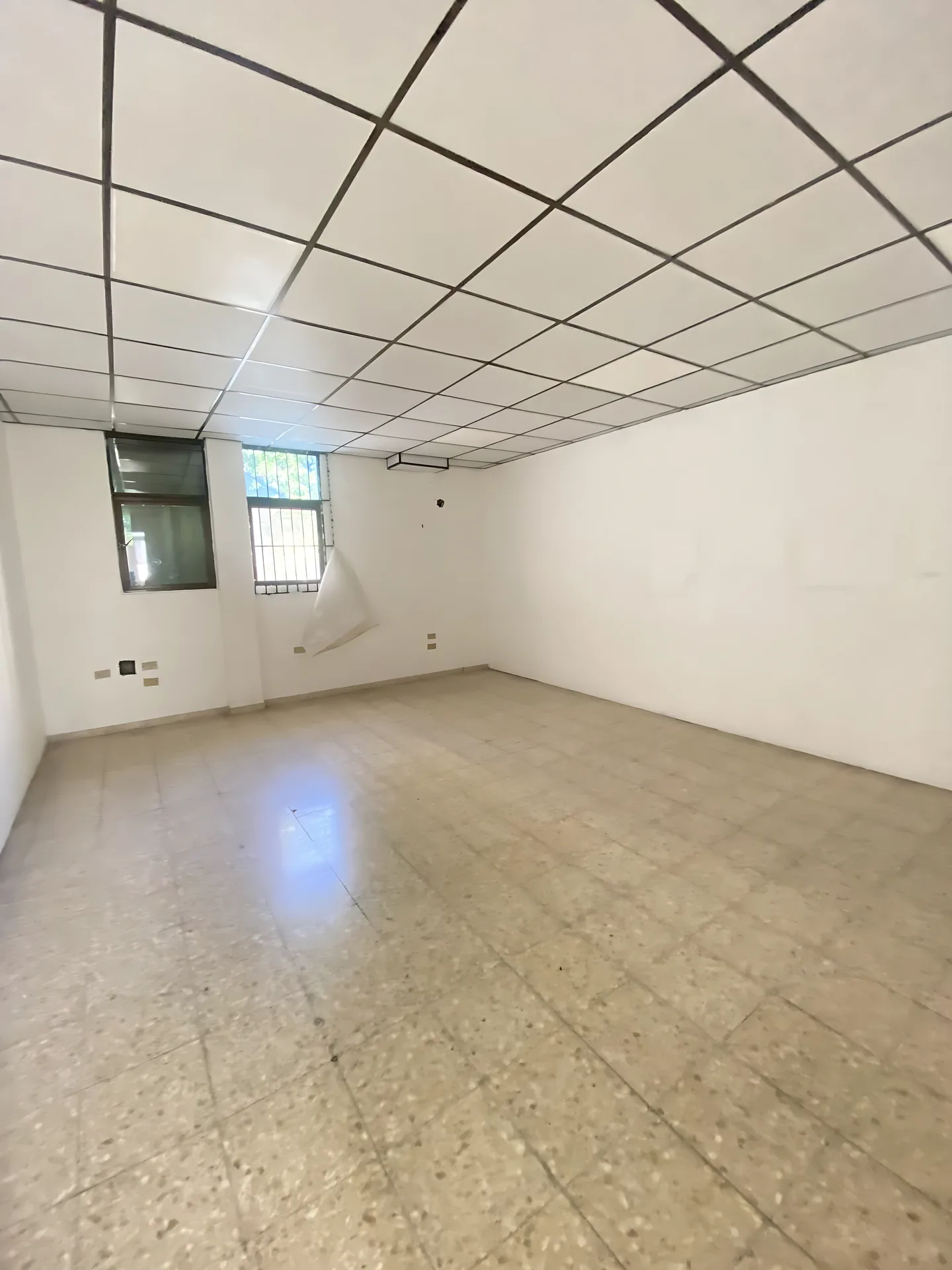 Céntrico Local en Alquiler !Para oficina , Call center . Instituto - Foto 4