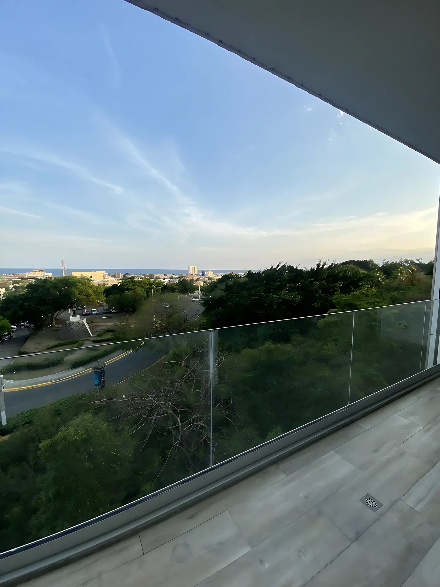 Apartamento en Venta ! Con Vista al mar y al parque . - Foto 5
