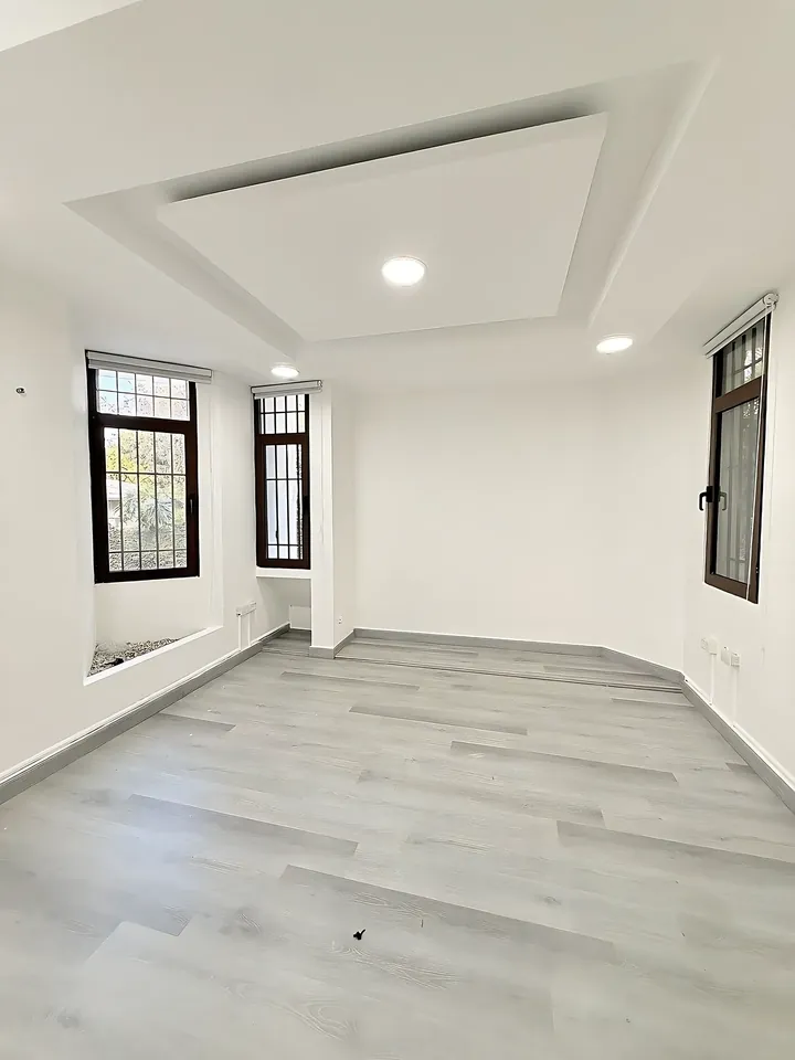Excelente casa/ local, ideal para negocio u oficina Arroyo Hondo viejo