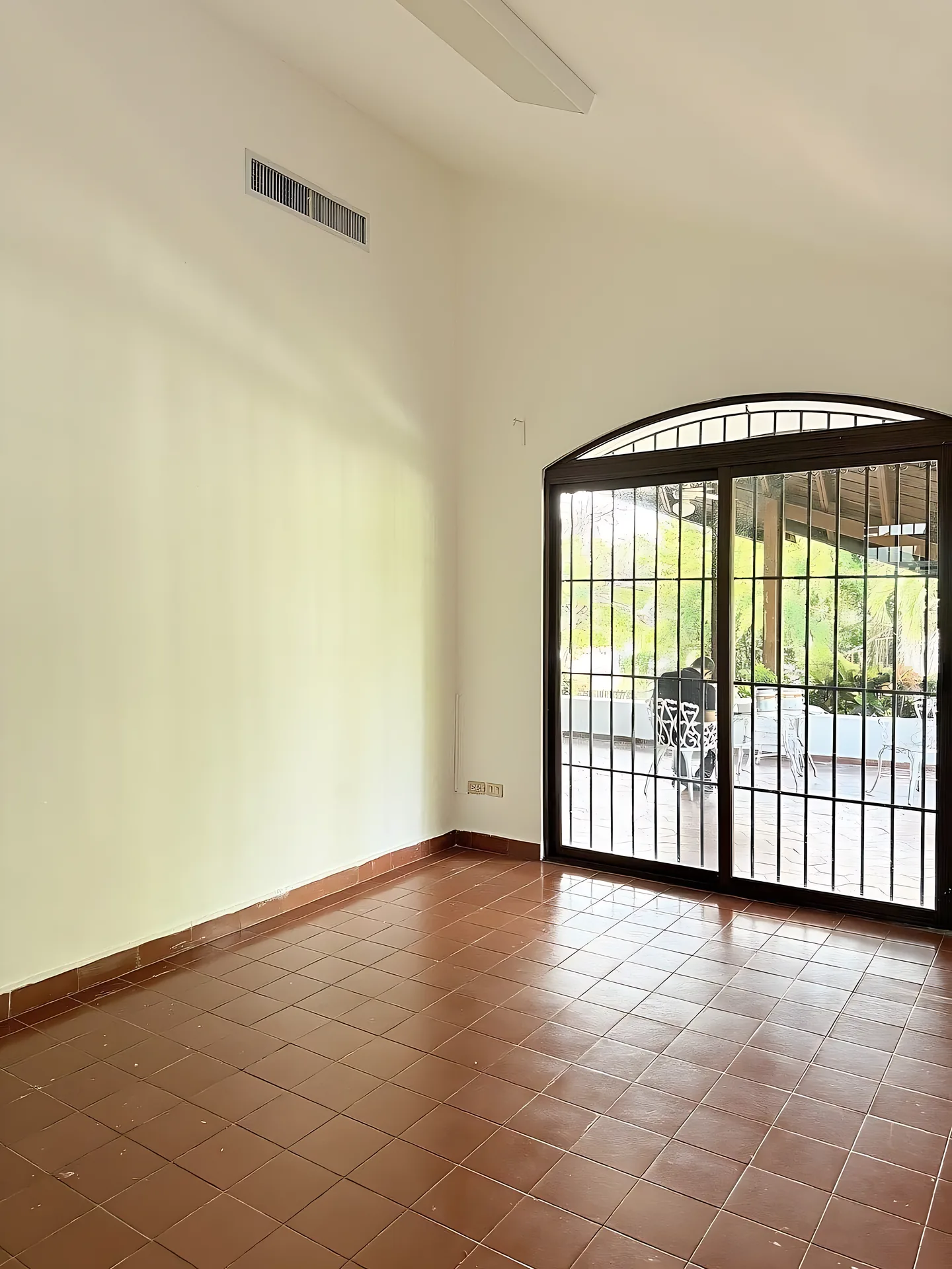 Excelente casa/ local, ideal para negocio u oficina ! Arroyo Hondo viejo - Foto 4