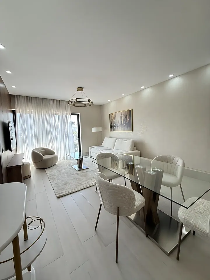 Excelente apartamento para estrenar En torre nueva de Piantini .