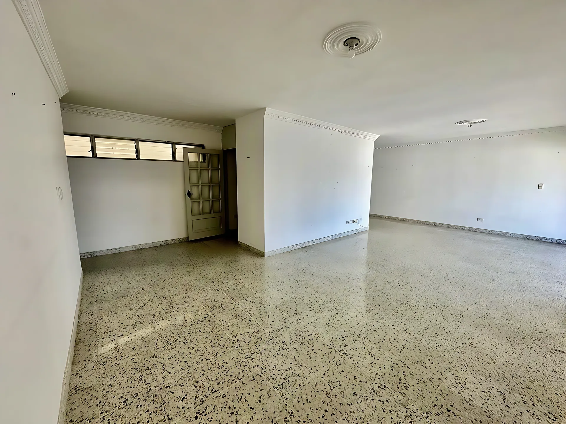 Apartamento en torre clásica de Naco . 2 Habitaciones . - Foto 8
