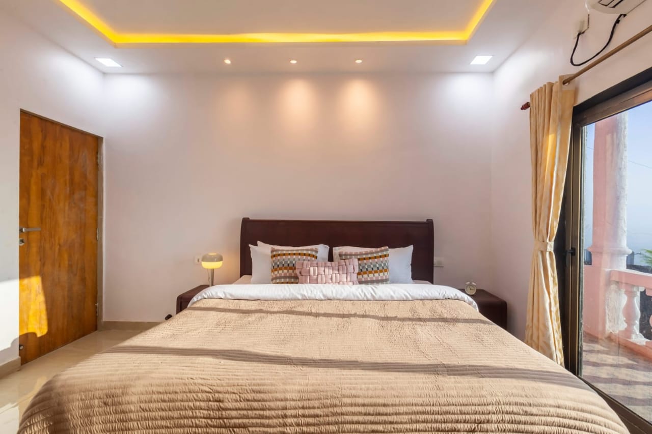 Ocean Greek villa by Lavika Stays - Gallery thumbnail 5 in Alibaug