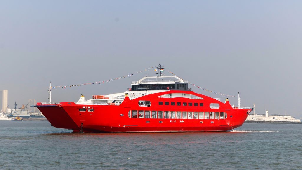 How to Reach Alibaug from Mumbai – Ferry, Road & Budget Travel Guide