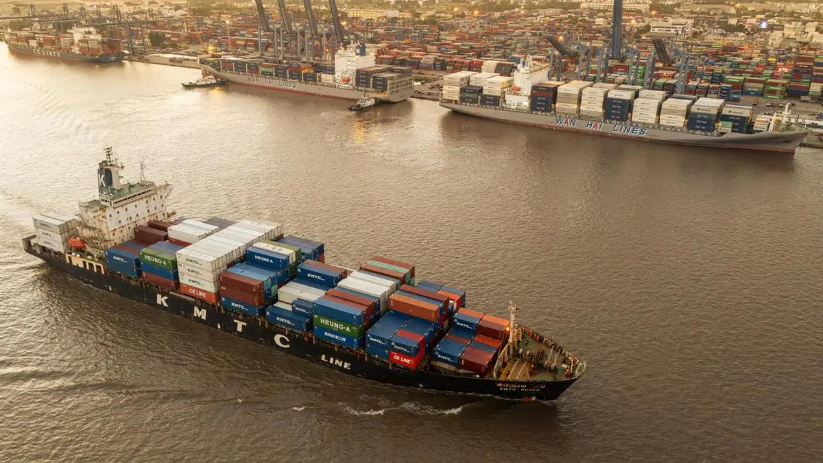 Vietnamese Cargo Ship Sinks in South China Sea, 17 Missing