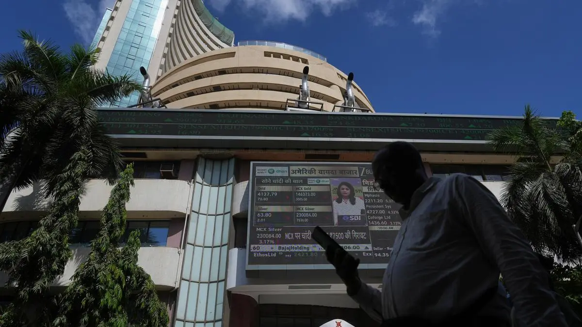 Indian Stock Markets Rise on Second Day Led by Blue-Chips and IT Firms