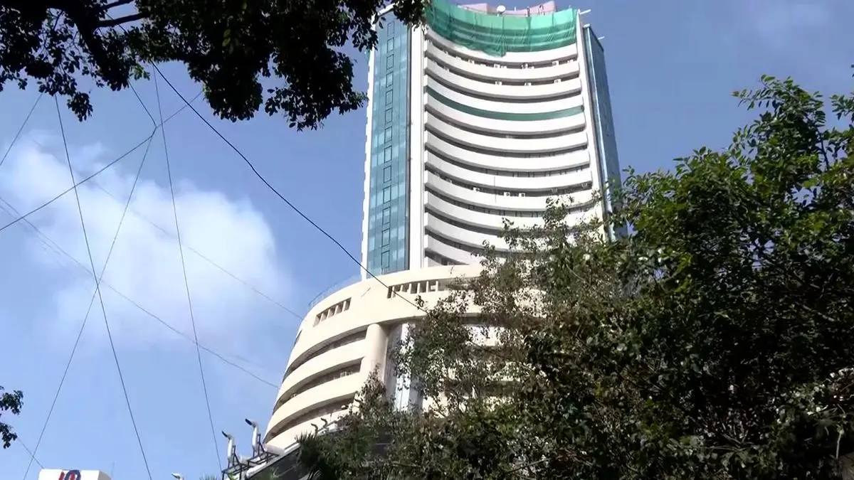 Indian Stock Markets Rally for Fourth Day as Crude Oil Prices Fall