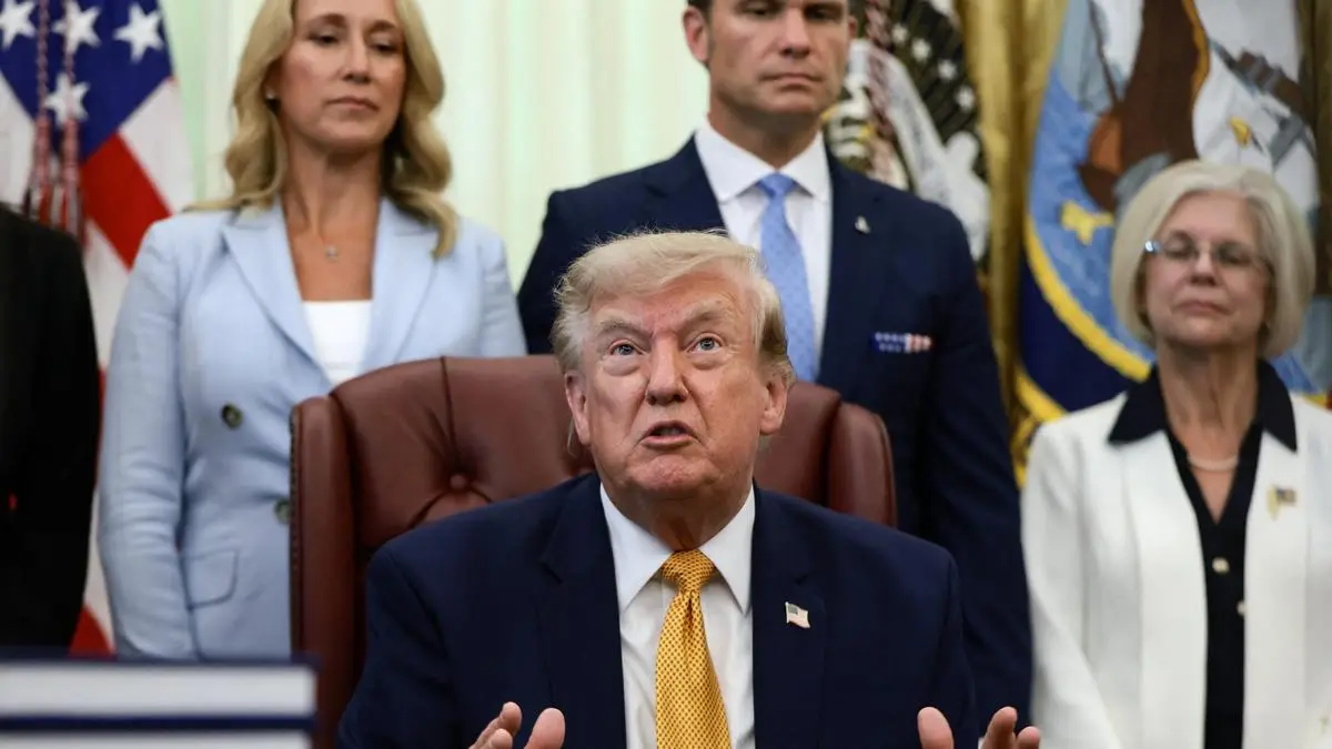 Trump Calls US-Iran Talks 'Last Chance' to Reach Deal Amid Strait of Hormuz Tensions