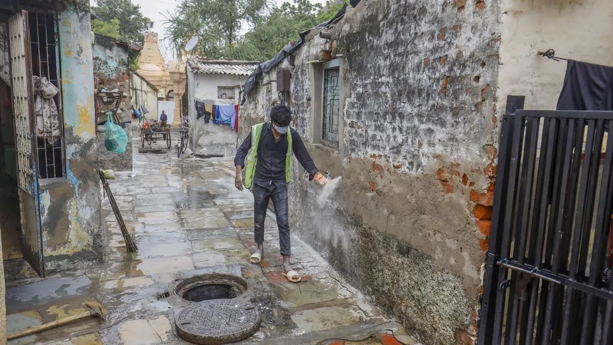 Centre Deploys National Response Team for Chandipura Virus Outbreak in Gujarat and Rajasthan
