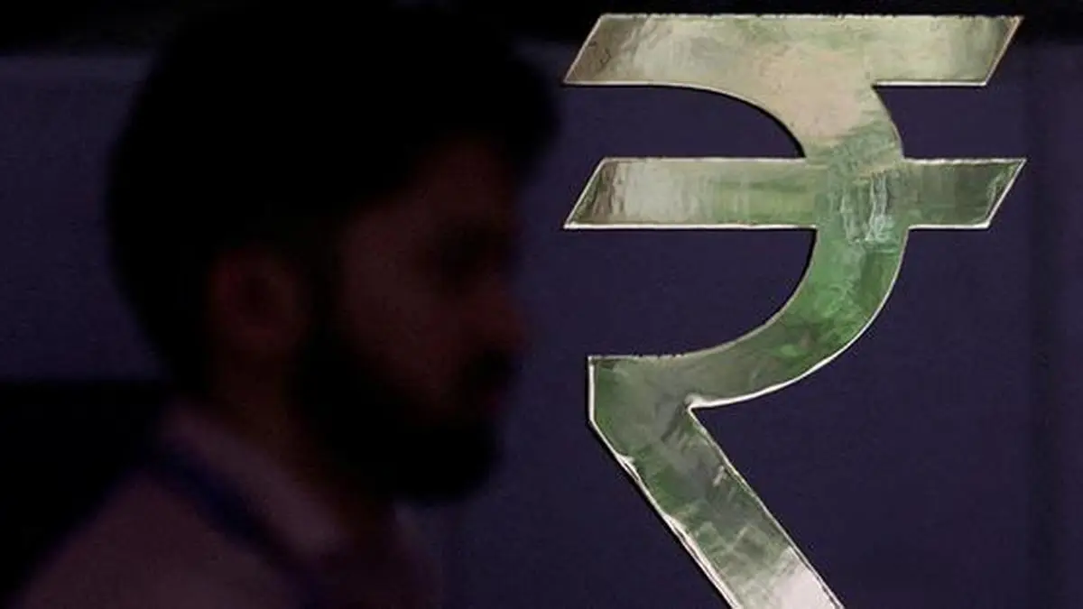 Indian Rupee Gains 3 Paise to Close at 95.42 Against US Dollar