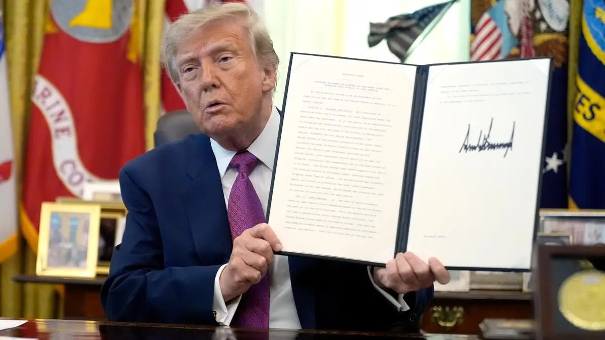 Trump Signs Order Renaming Lake Ontario as 'Lake America' Amid US-Canada Trade Tensions