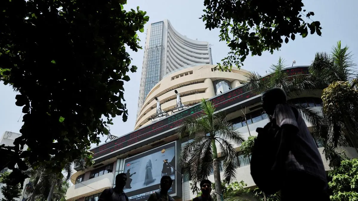 Indian Stock Markets Fall Amid Escalating West Asia Tensions and Rising Oil Prices