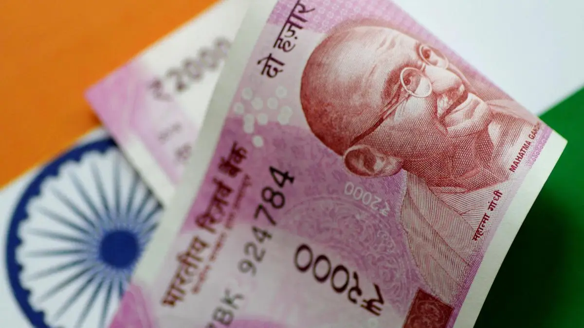 Indian Rupee Volatile Amid Rising Crude Prices and Geopolitical Tensions