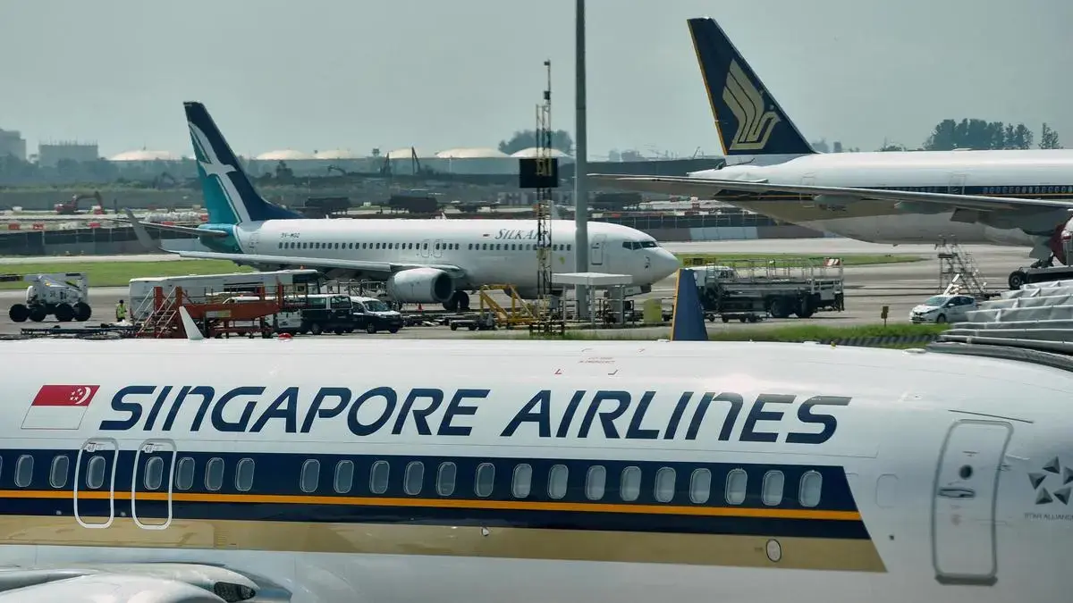 Singapore Airlines' Strategic 25.1% Stake in Air India Faces Challenges