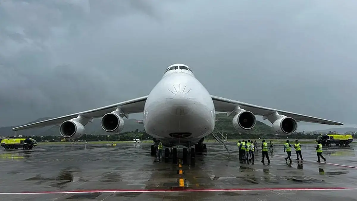 Alliance Air Flight Makes Emergency Landing at Delhi Airport Due to Engine Failure