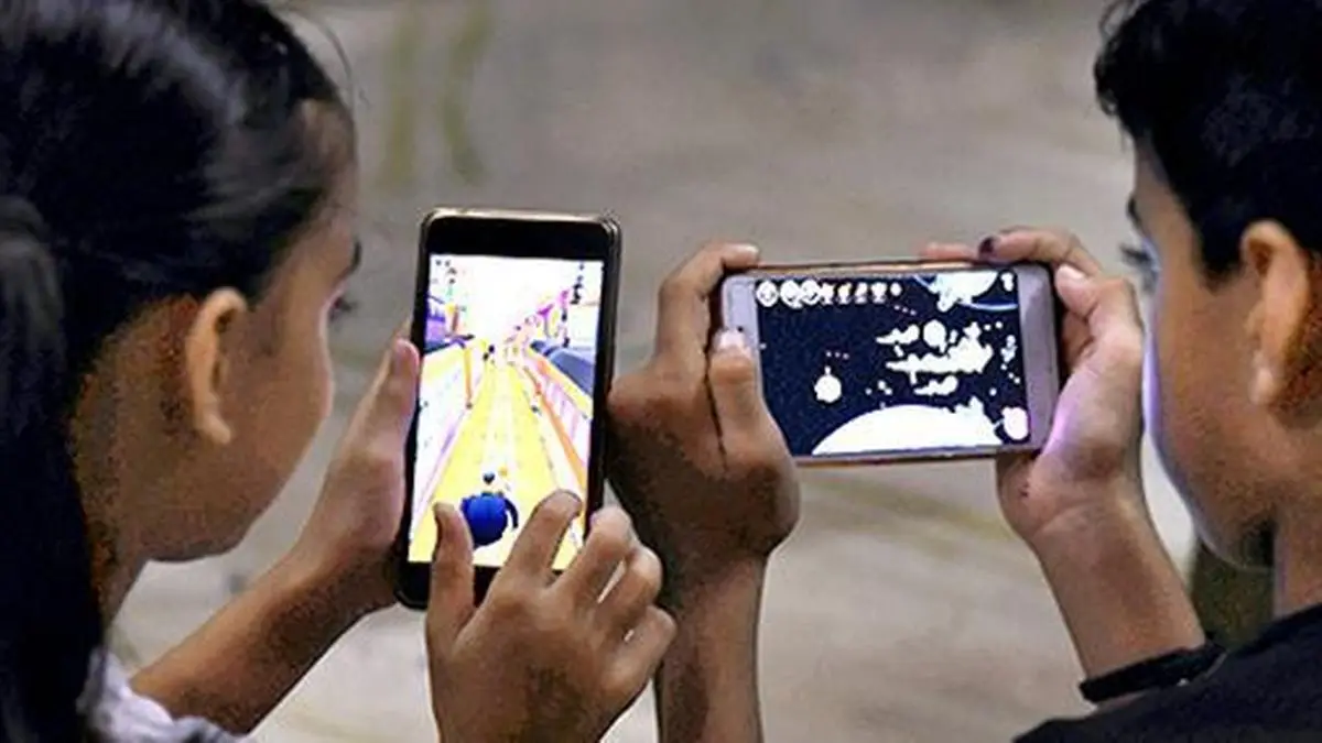 EU Proposes Restrictions on Social Media Use for Children Under 15