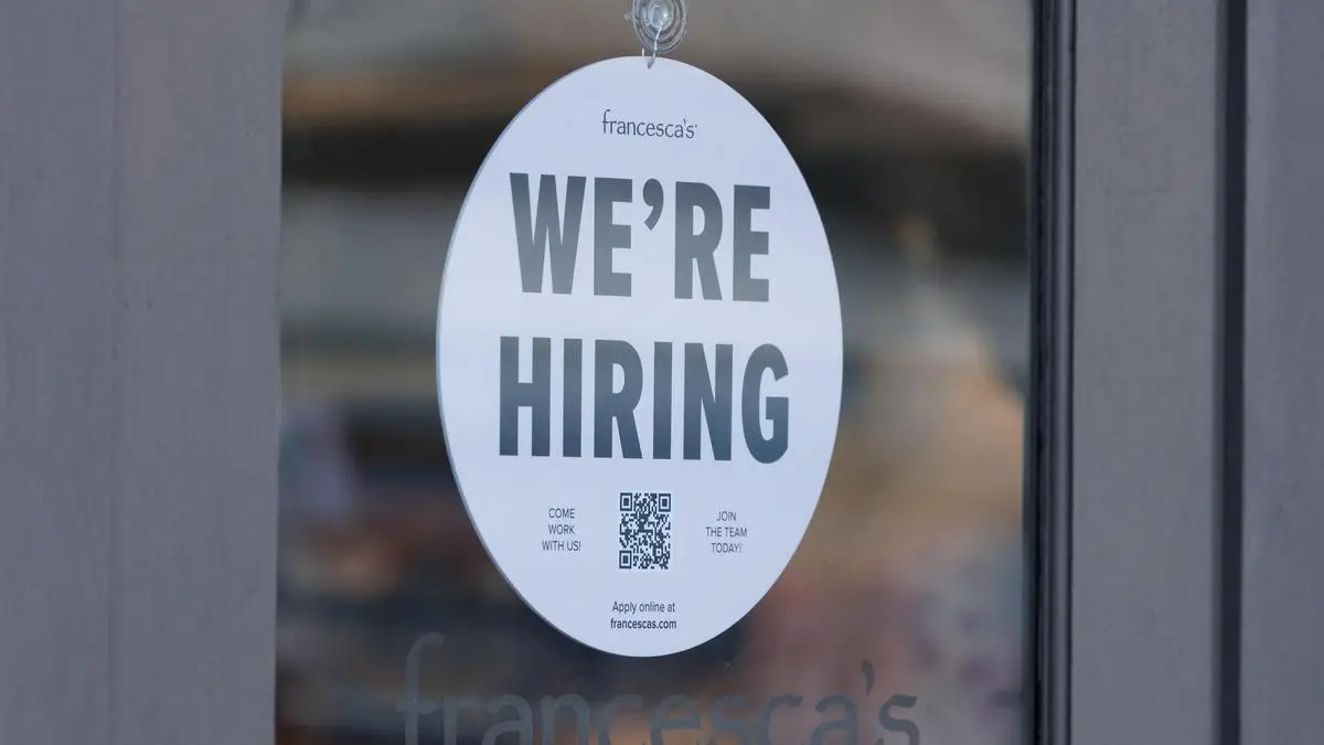 India's Unemployment Rate Holds at 5% in August with Rural Joblessness Easing