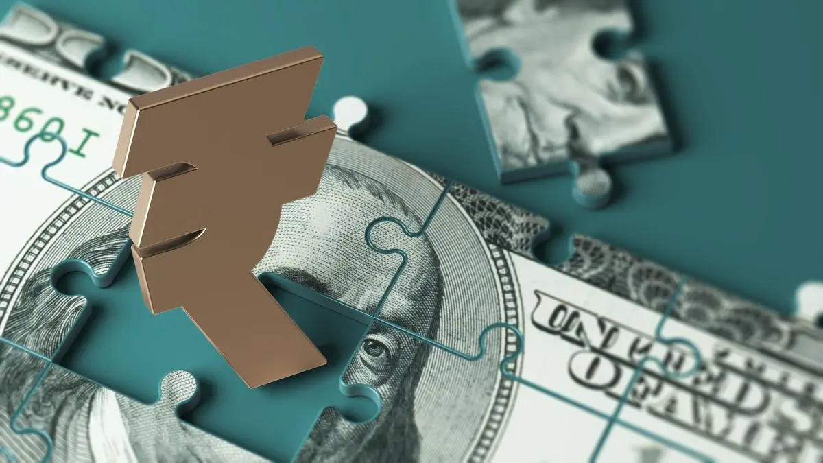 Rupee Slumps to 95.92 Against US Dollar Amid Rising Oil Prices