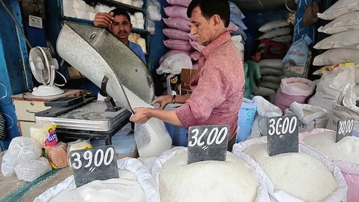 Government Caps Sugar Stock Limit for Dealers to 1,000 Quintals from October 15