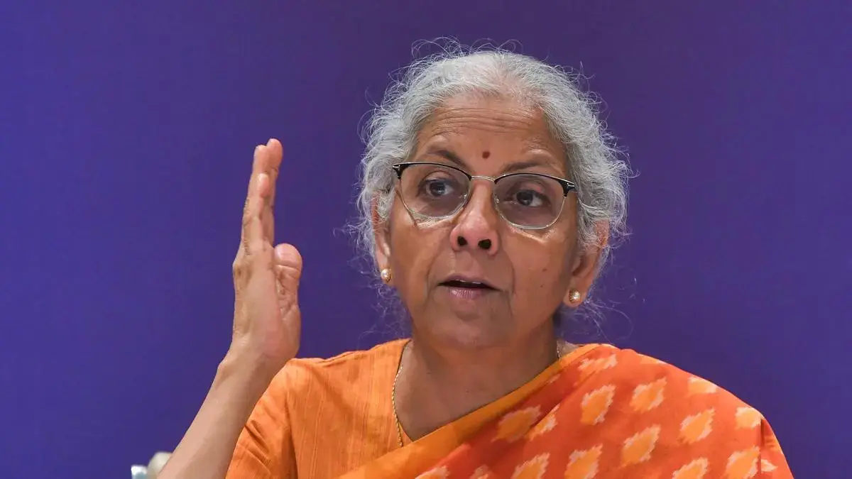 CCEA Approves Strategic Restructuring of IDBI Bank with Govt and LIC Stake Sale