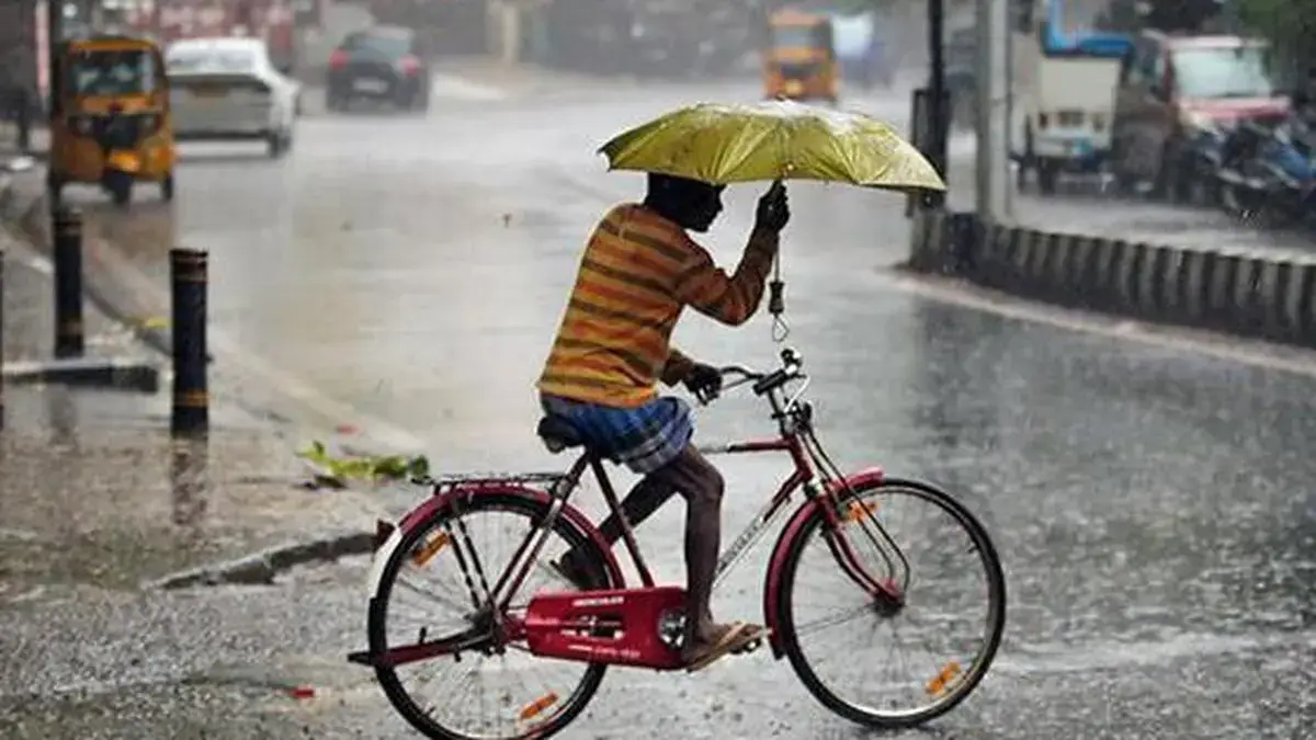 Early Onset of Northeast Monsoon Brings Heavy Rain Alert to South India