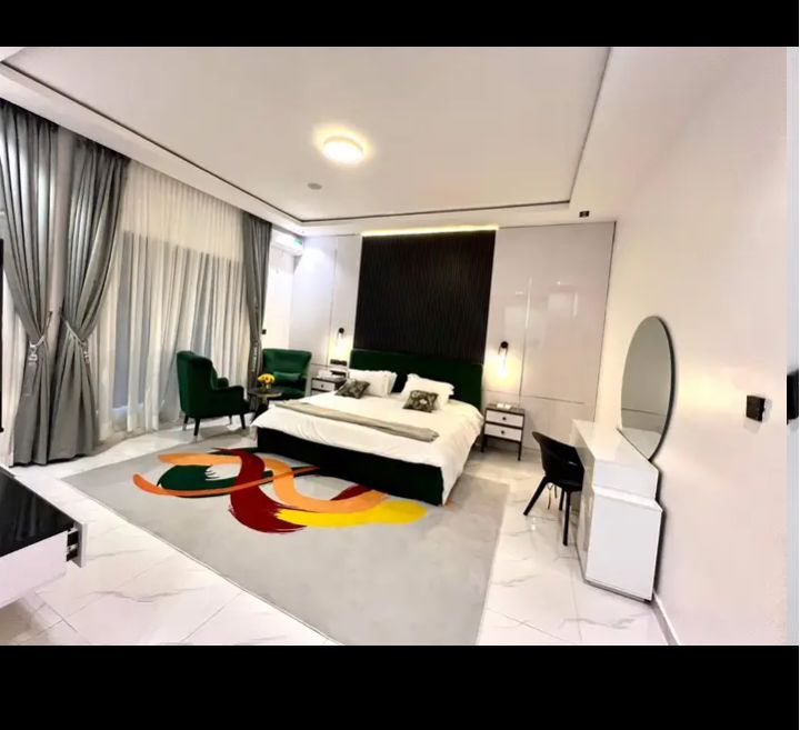 4 bedrooms ensuited terraces for shortlet  4