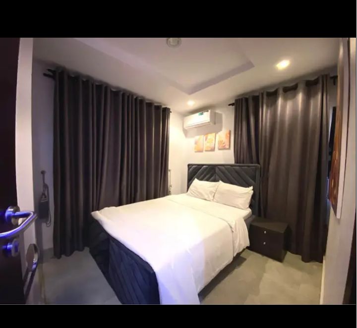 1 bedroom airbnb(short let apartment  2