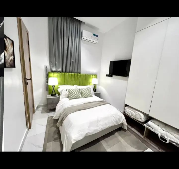 4 bedrooms ensuited terraces for shortlet  3