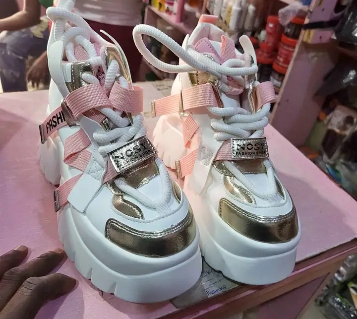 ladies fashion sneakers  2