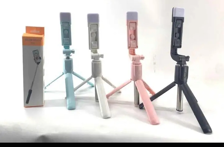 phone stand and stick  2