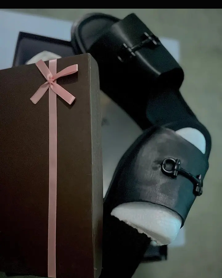 stylish black leather footwear  2