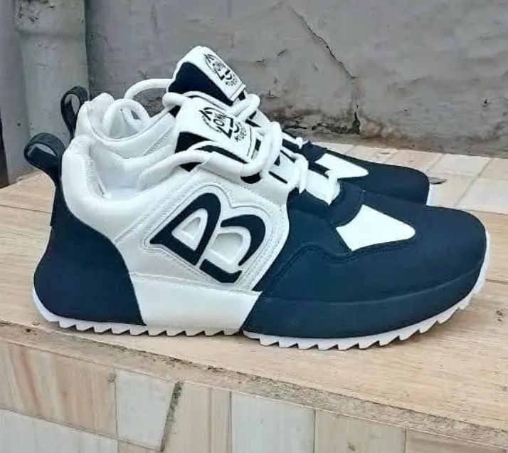 unisex black and white sneakers  2