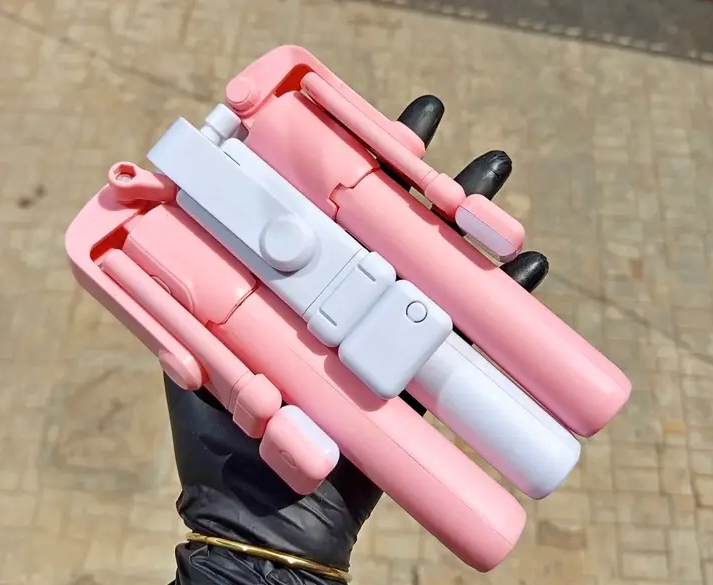 phone stand and stick 