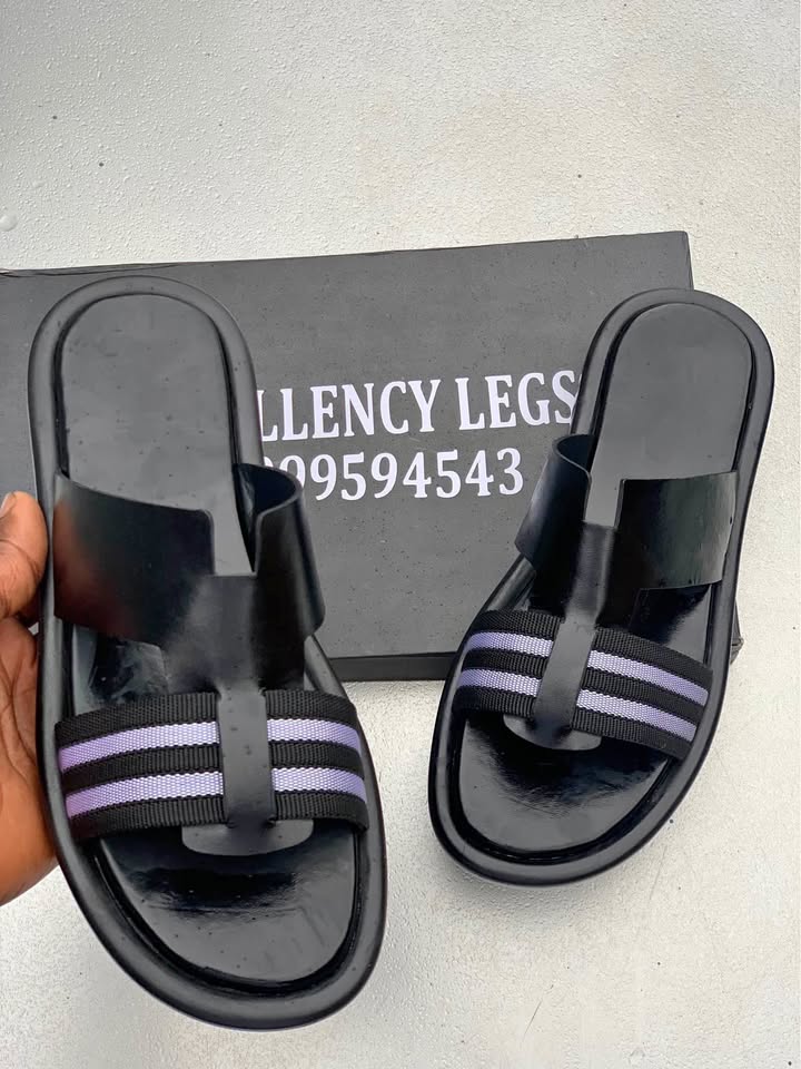 black slippers (male)