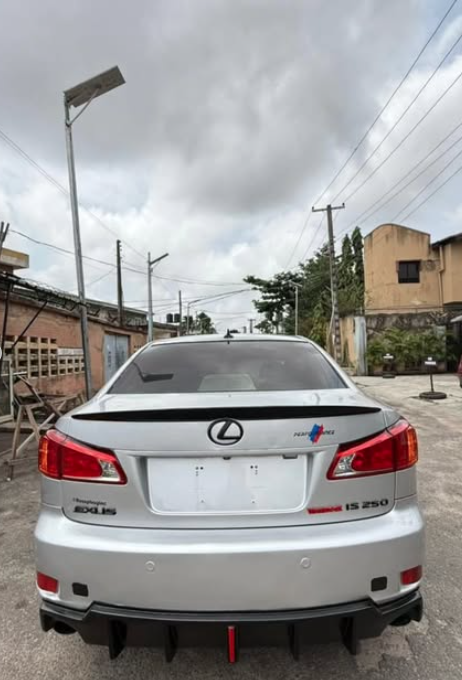 extremely clean registered lexus is250 2009 10