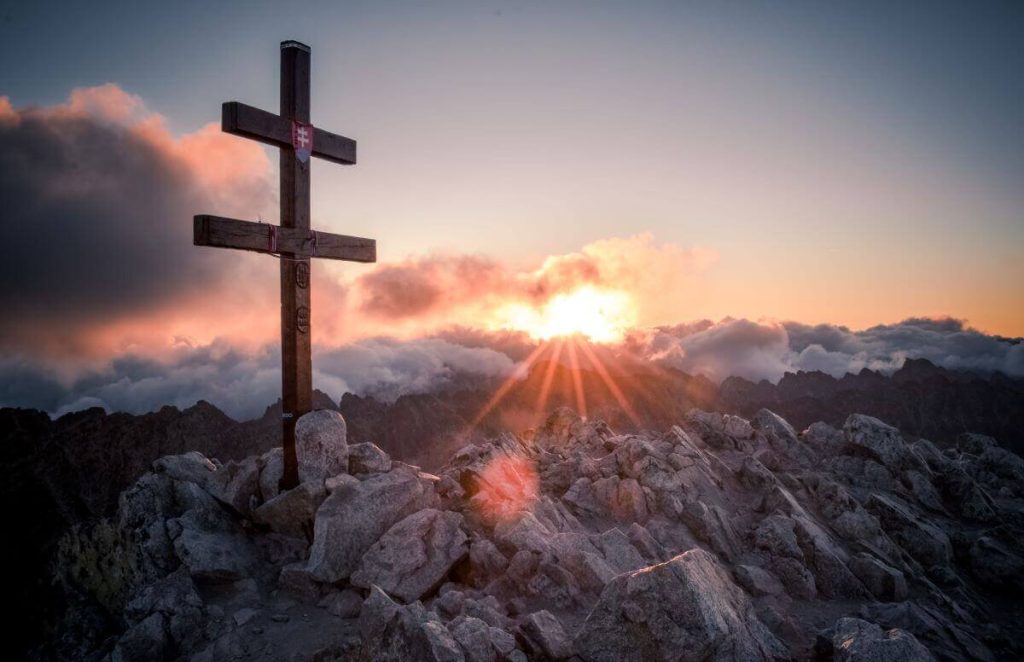 Východ slnka na Kriváni. Foto – Branislav Pencák