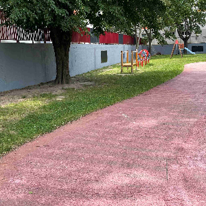 Maľovanie plotu v MŠ Vyšehradská