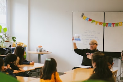 Image for Byte titled '5 ways to boost your confidence as an elementary school teacher 💪 🧑🏻‍🏫'