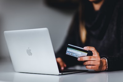 Image for Byte titled 'Learn to protect yourself from credit card fraud in 3 min 🔐'